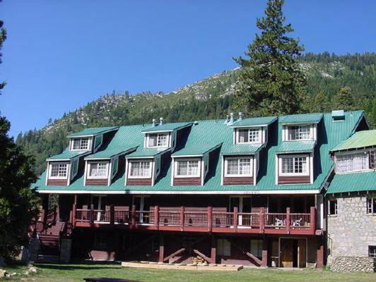 Upper Forni Strawberry Lodge المظهر الخارجي الصورة