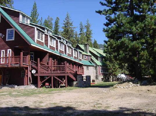 Upper Forni Strawberry Lodge المظهر الخارجي الصورة