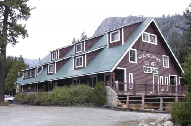 Upper Forni Strawberry Lodge المظهر الخارجي الصورة